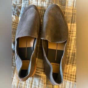 Dolce Vita Charcoal Grey Suede Women’s Loafers. Size 9.5